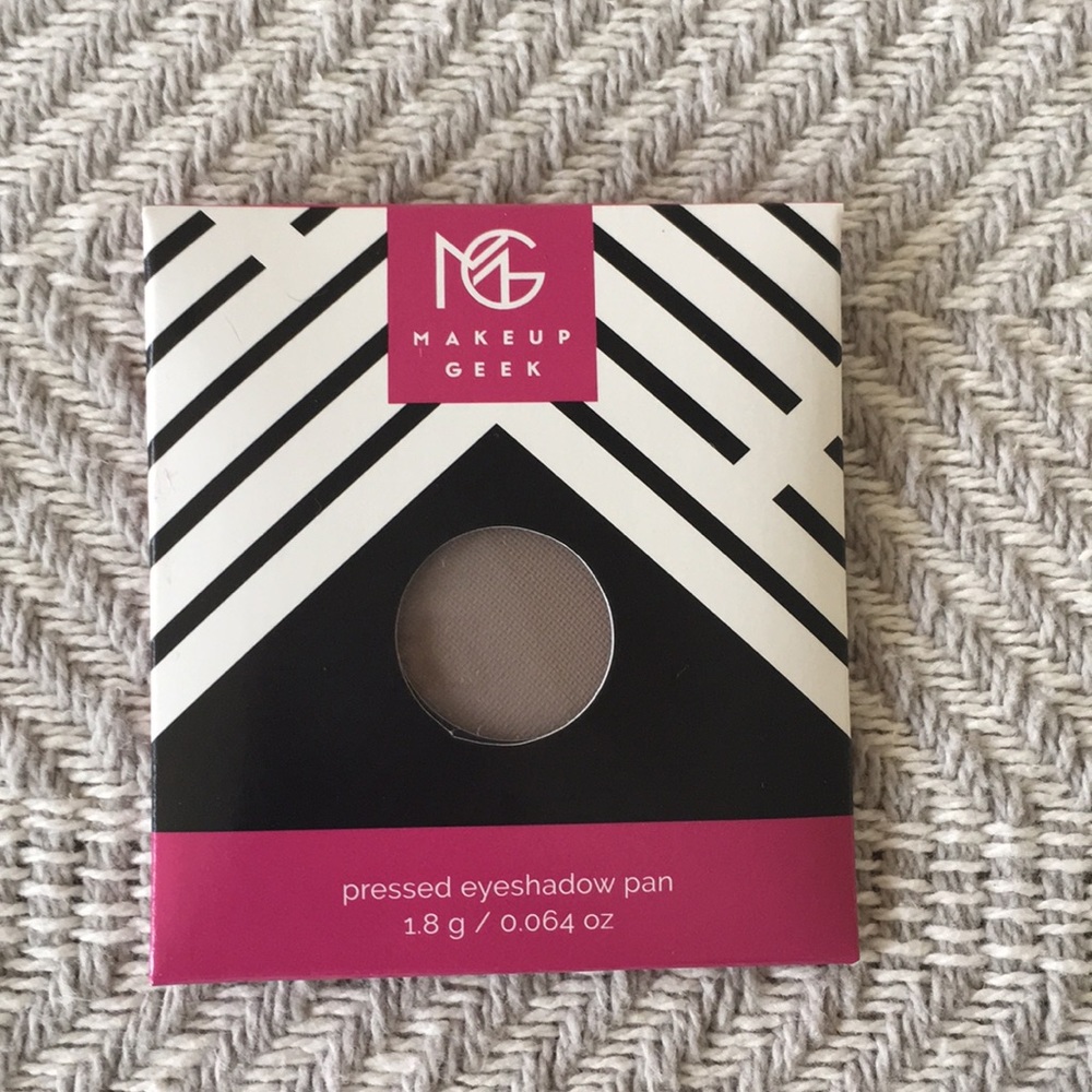 Makeup Geek eyeshadow single in Bedrock